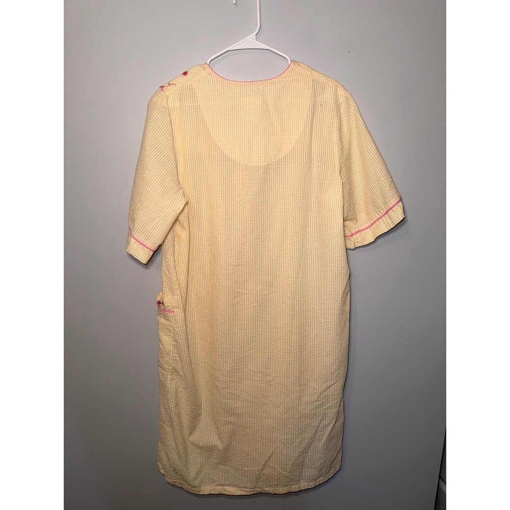Secret Treasures Women's Yellow Seersucker Embroidered Floral Nightgown - Medium - Picture 3 of 12
